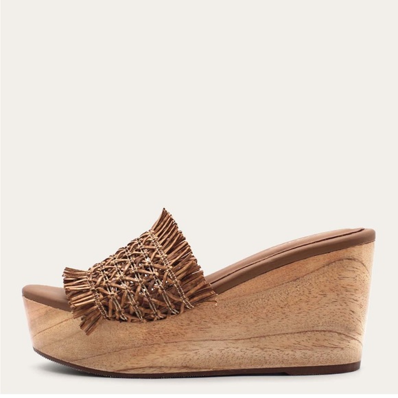 Kaanas Cuevas Sandals in Cafe Size: 6 - Picture 3 of 15